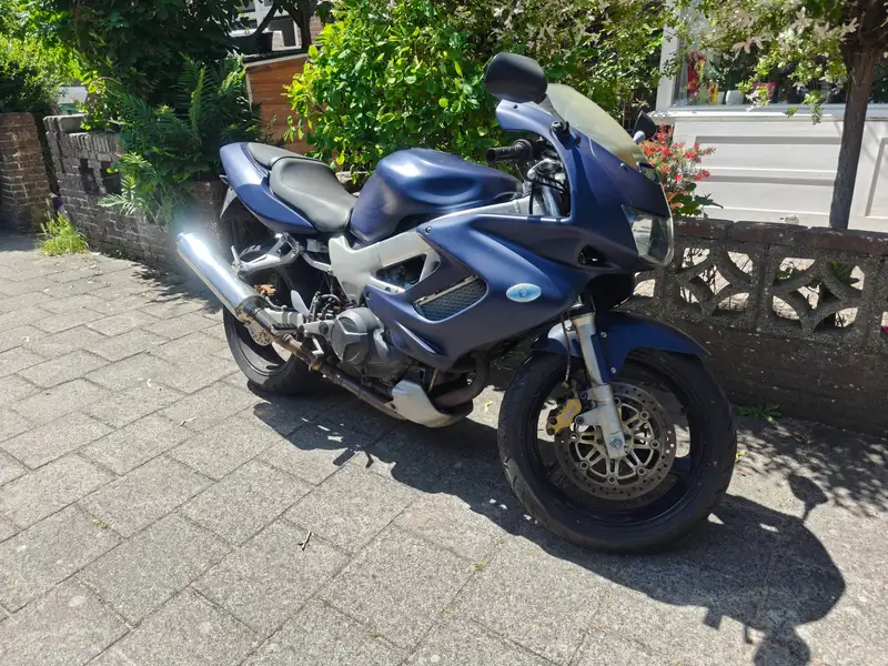 Honda VTR 1000 - foto 2