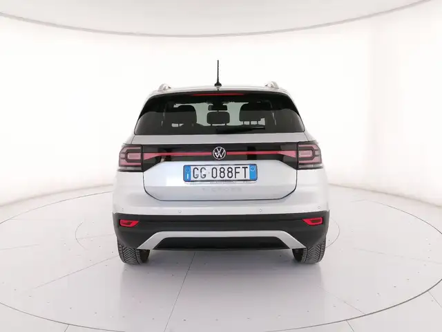 Volkswagen T-Cross view 4