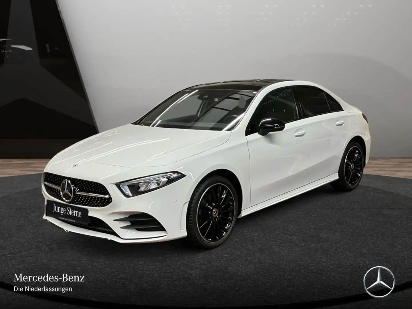 Mercedes-Benz A 250 e Lim AMG+NIGHT+PANO+LED+KAMERA+19"+8G Weiß - 2