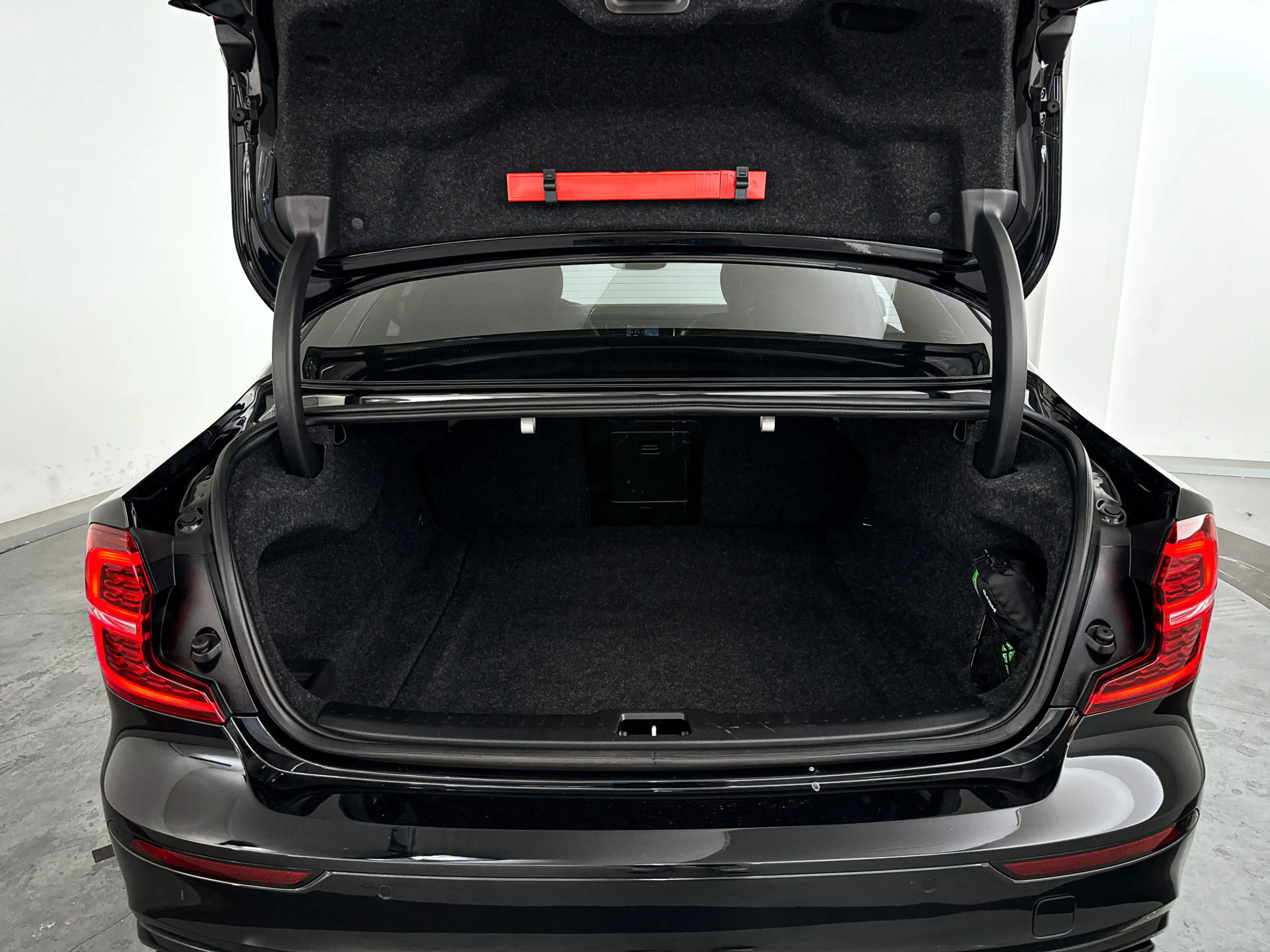 Volvo S60 B4 Plus Dark | Panoramadak | Parkeercamera | Harma — photo 14