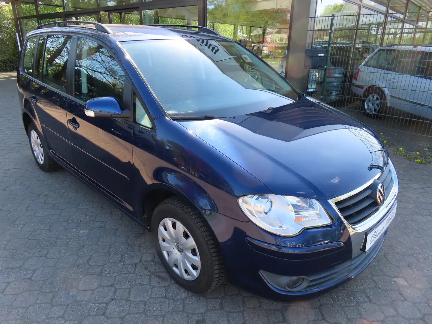 Volkswagen Touran 1.9 TDI Trendline DSG *HU neu*nur 135 TKM*Tempomat Blau - 1