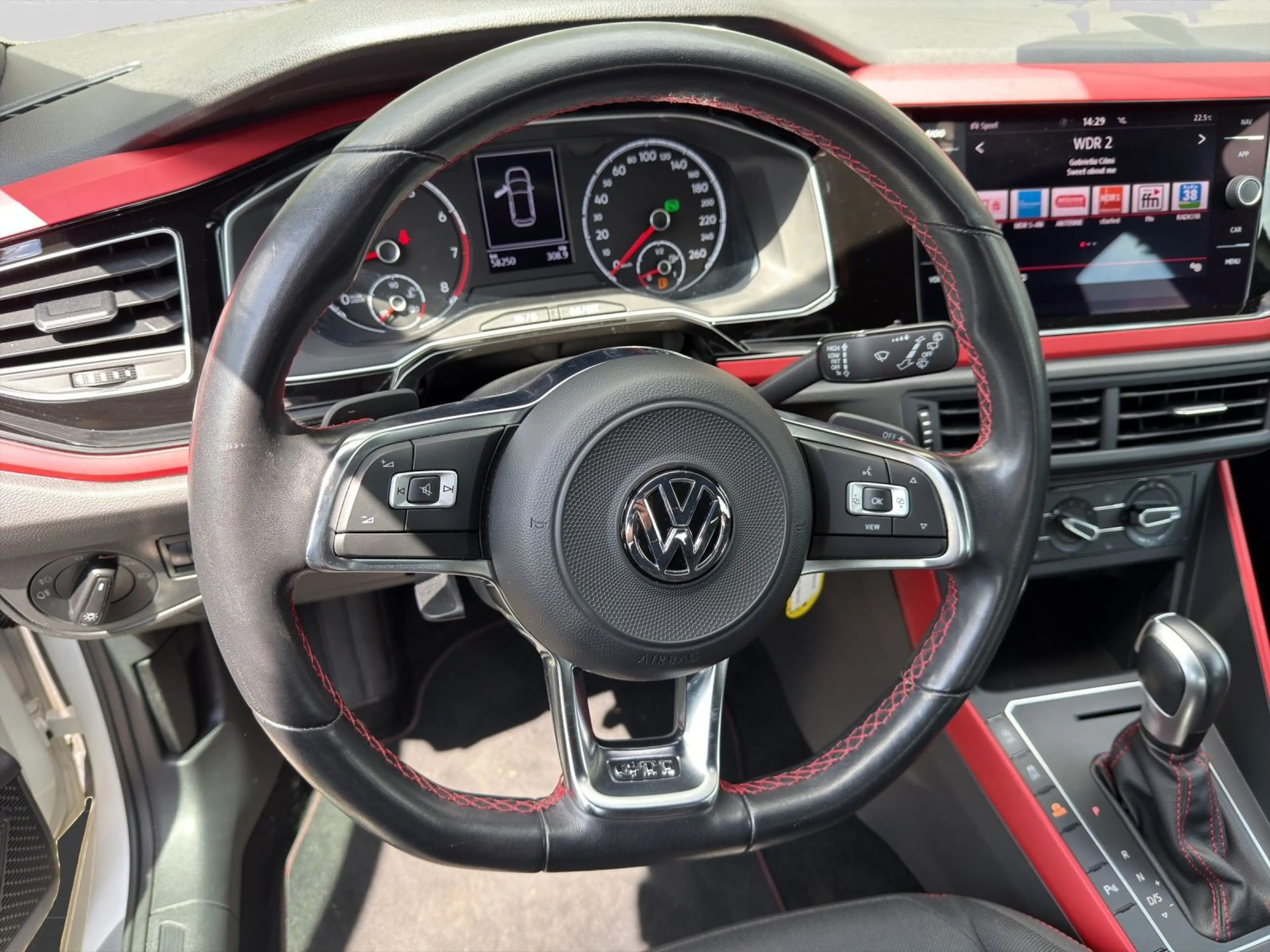 Volkswagen Polo GTI LM17 NAVI SITZHZG PDC — photo 9