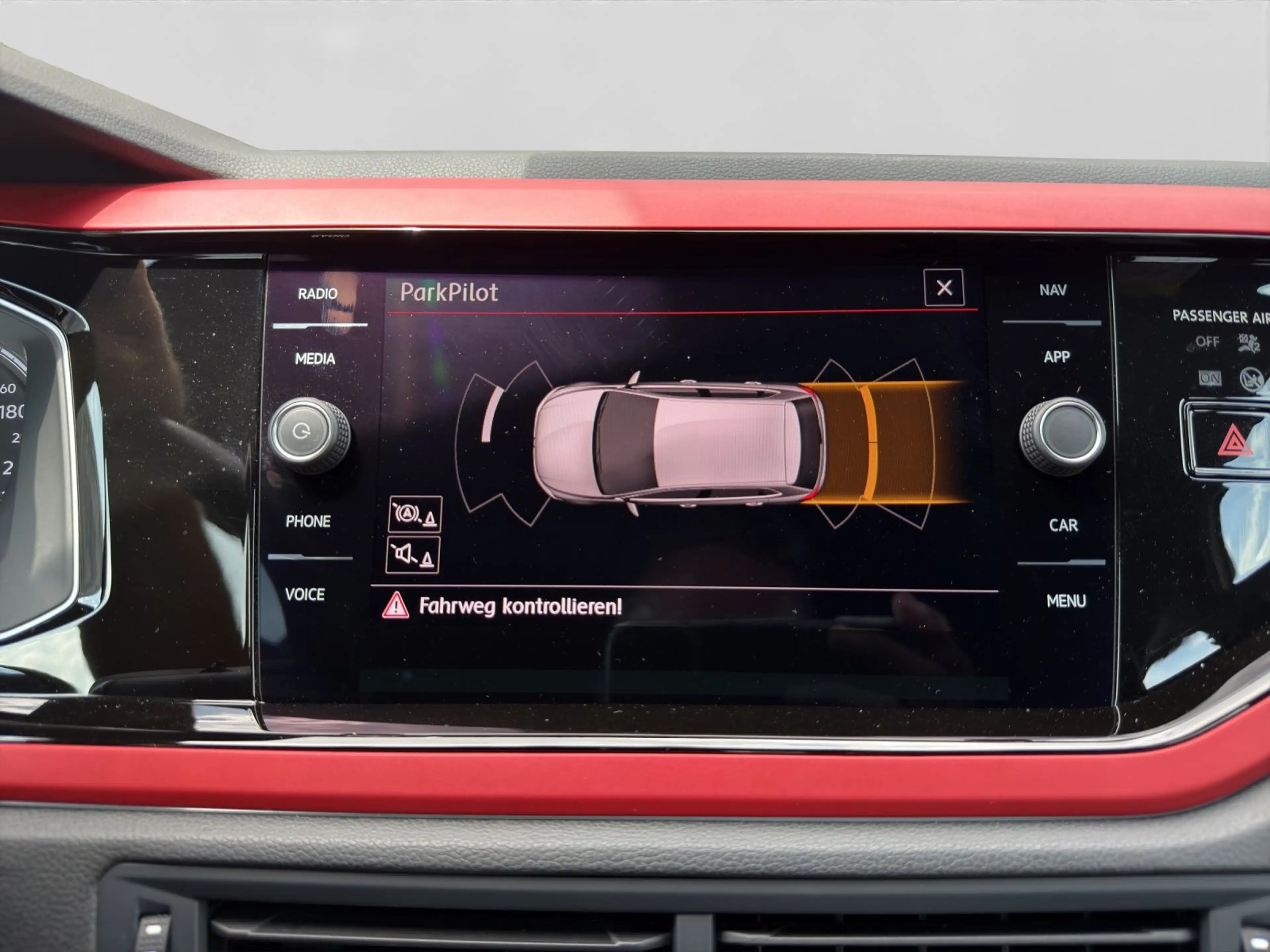 Volkswagen Polo GTI LM17 NAVI SITZHZG PDC — photo 12