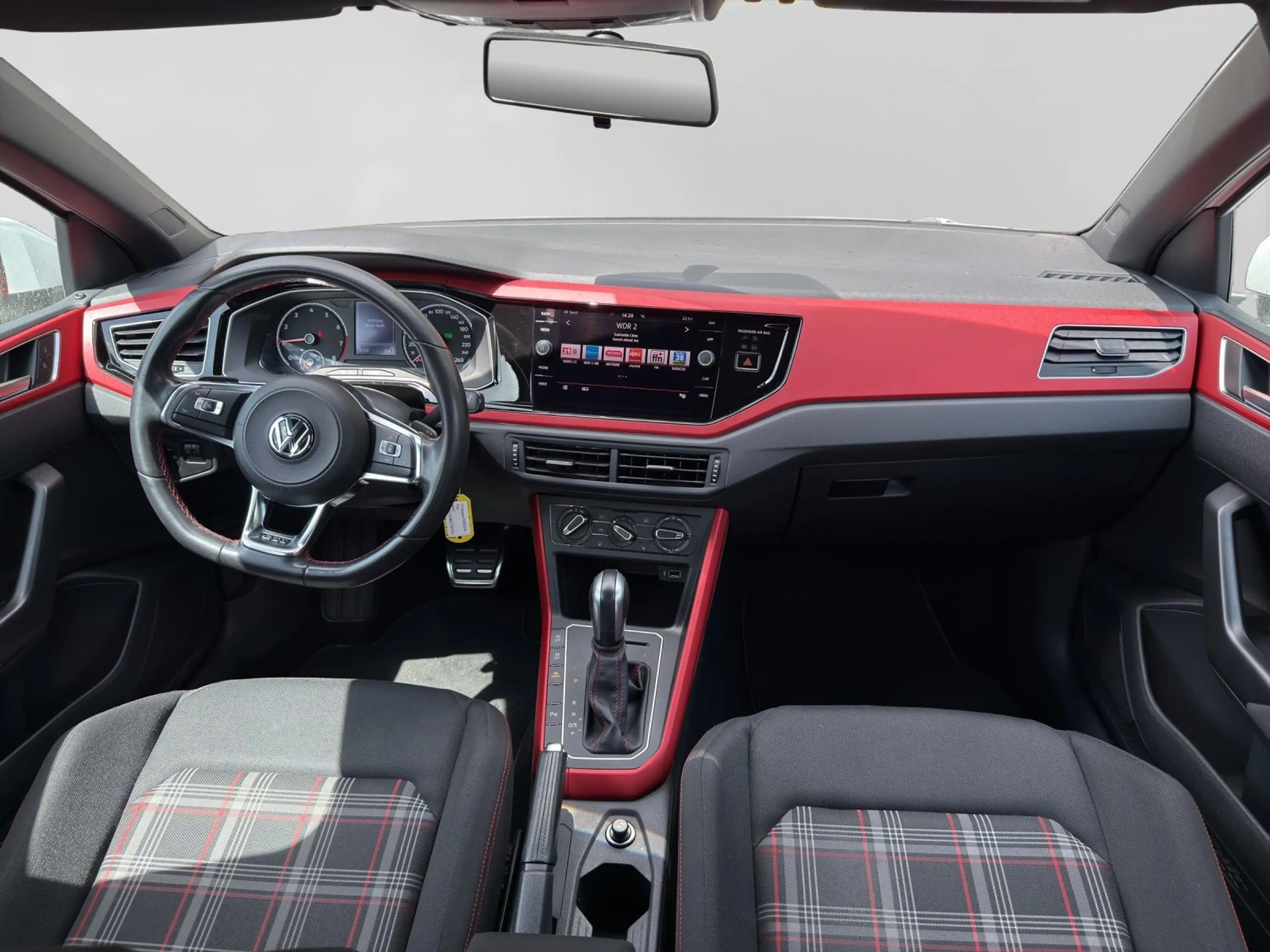 Volkswagen Polo GTI LM17 NAVI SITZHZG PDC — photo 5