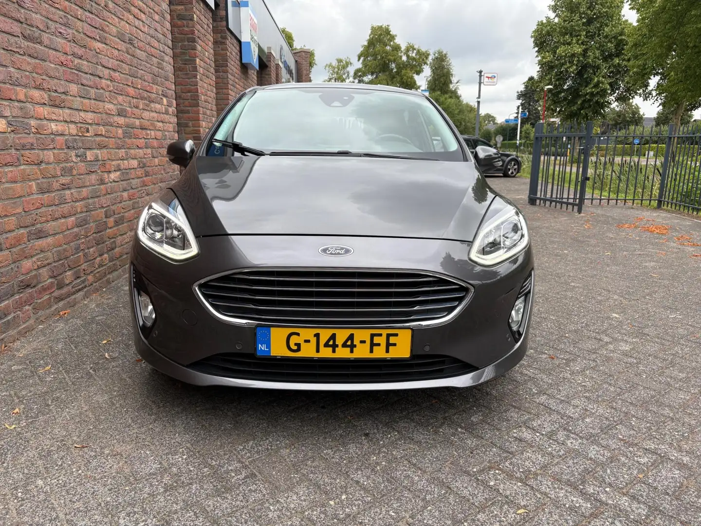 Ford Fiesta 1.0 EcoBoost 100PK Automaat| Titanium|Winterpack|T Szürke - 2
