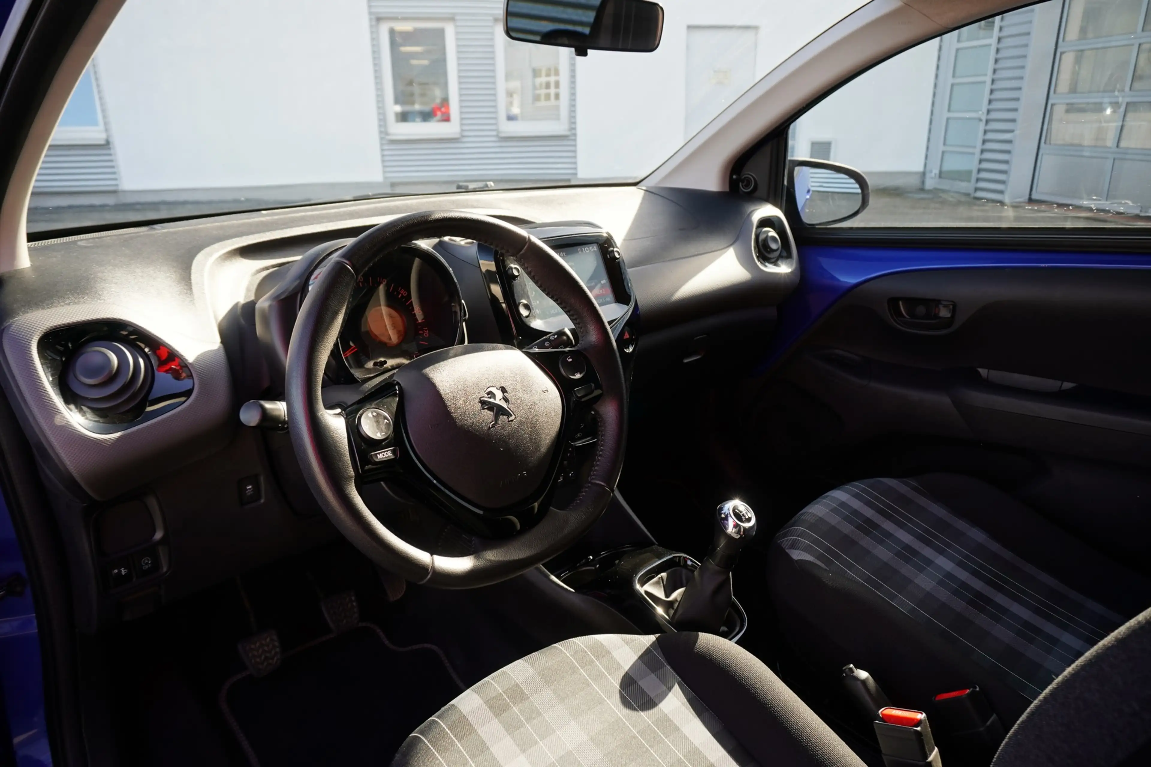 Peugeot 108 1.0 VTi Android Apple Tempomat Klima USB — photo 11