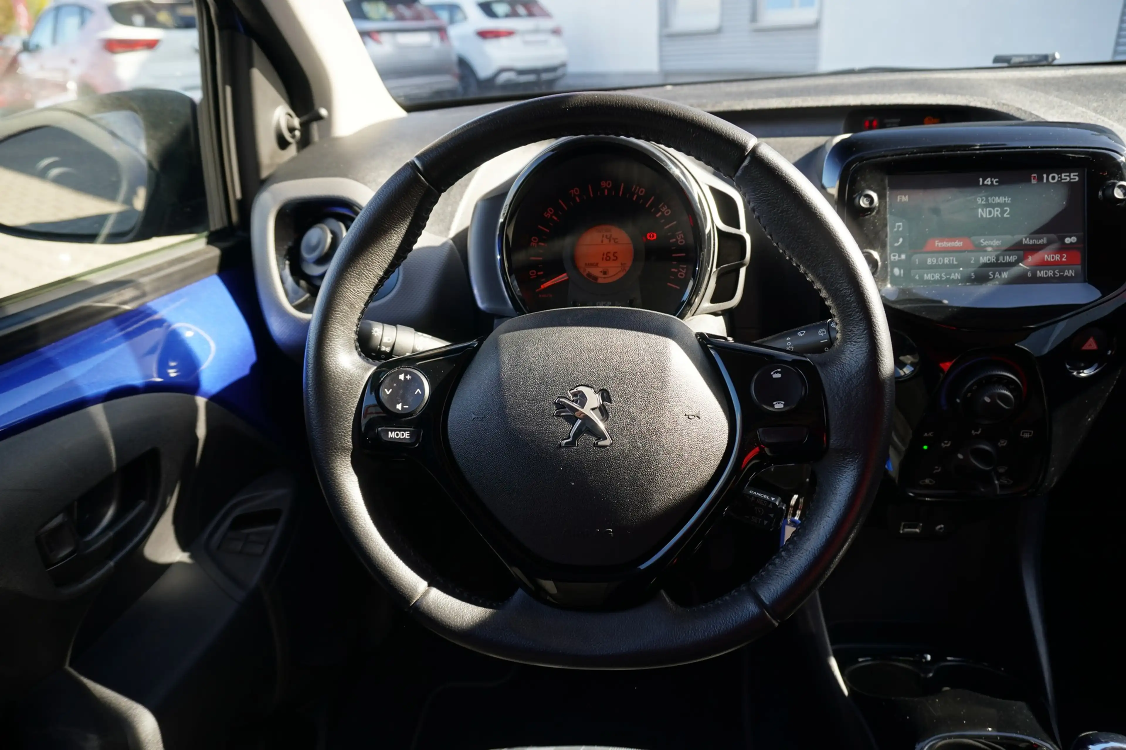 Peugeot 108 1.0 VTi Android Apple Tempomat Klima USB — photo 14