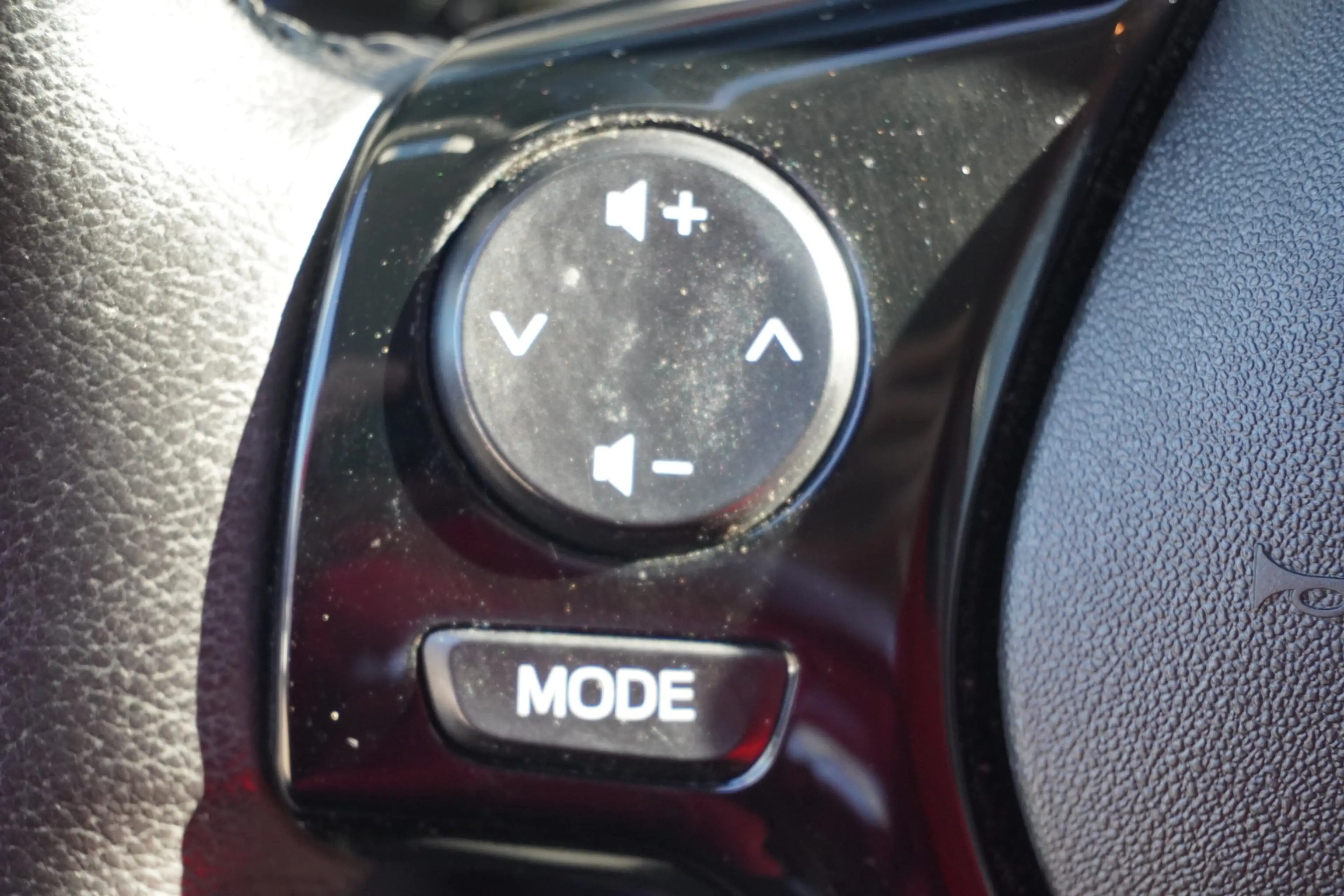 Peugeot 108 1.0 VTi Android Apple Tempomat Klima USB — photo 15