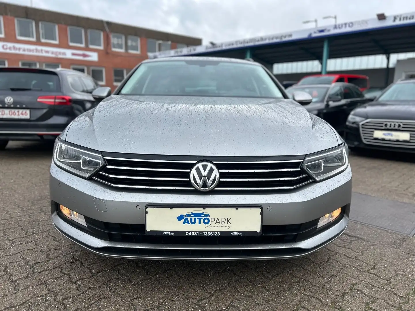 Volkswagen Passat Variant Trendline BMT/Start-Stopp Silver - 2