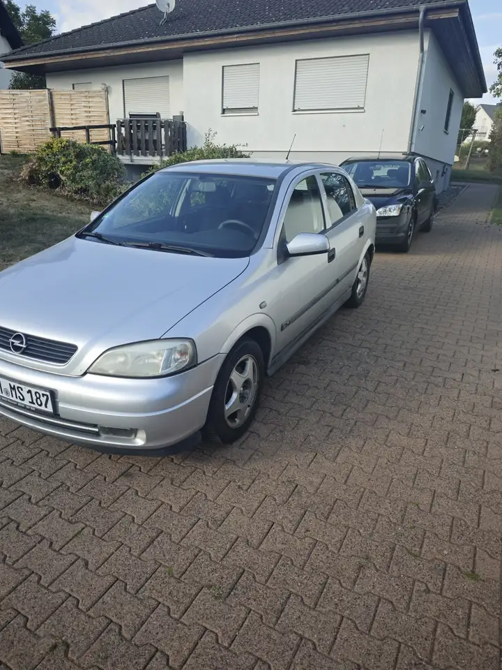 Opel Astra 1.6, foto 2