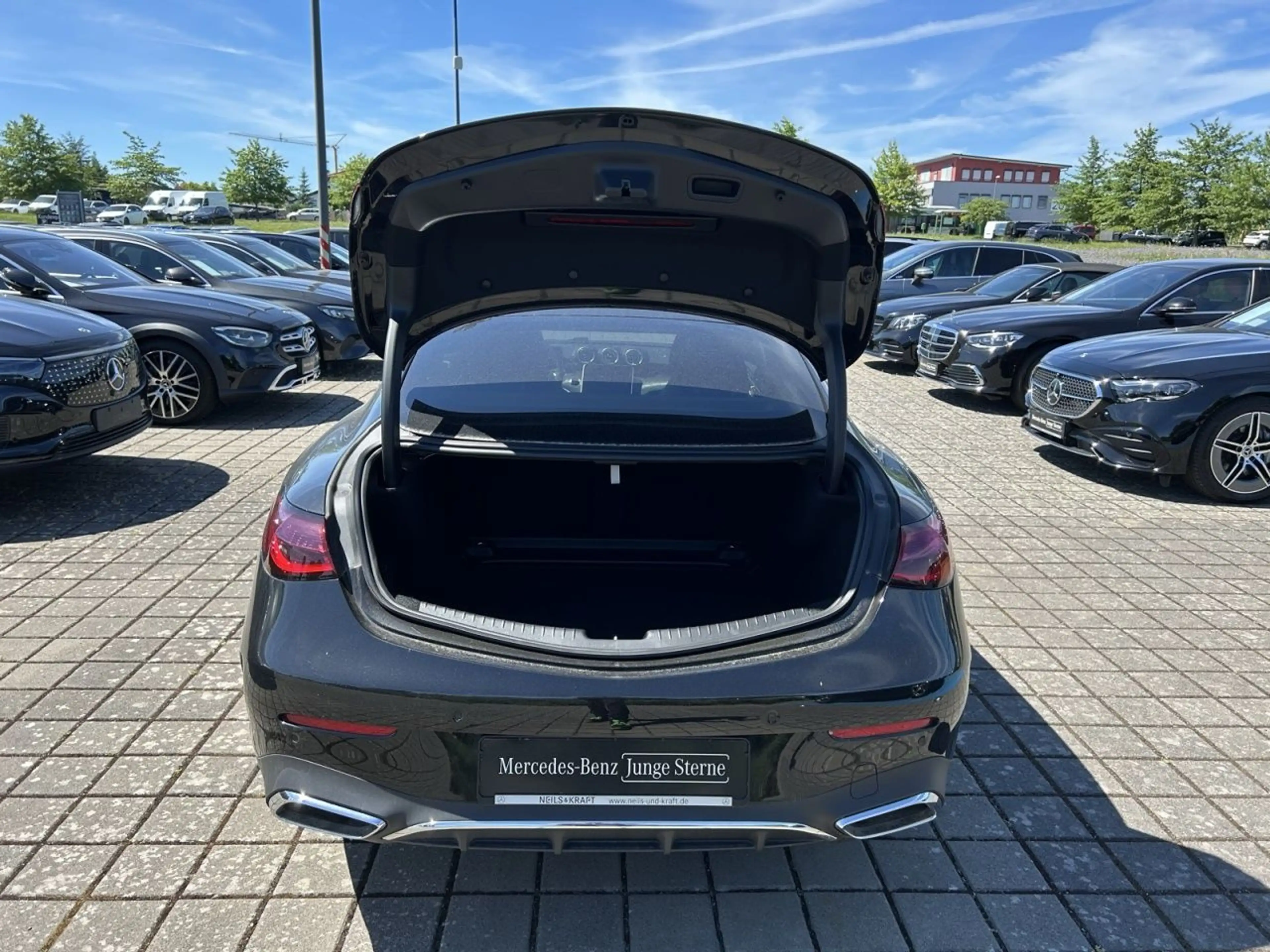 Mercedes-Benz CLE 180 Coupé AMG+MEMORY+TOTW+AMBIENTE+ILS+PANO — photo 10