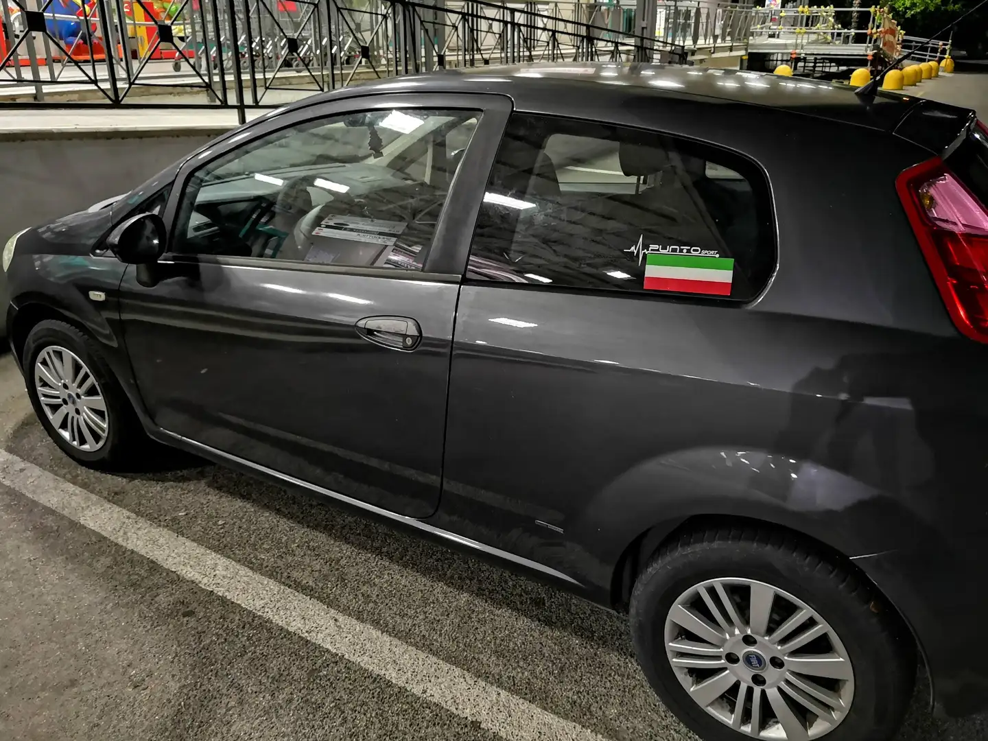 Fiat Grande Punto Grande+Punto+3p+1.9+mjt+Emotion+120cv+6m Gris - 1