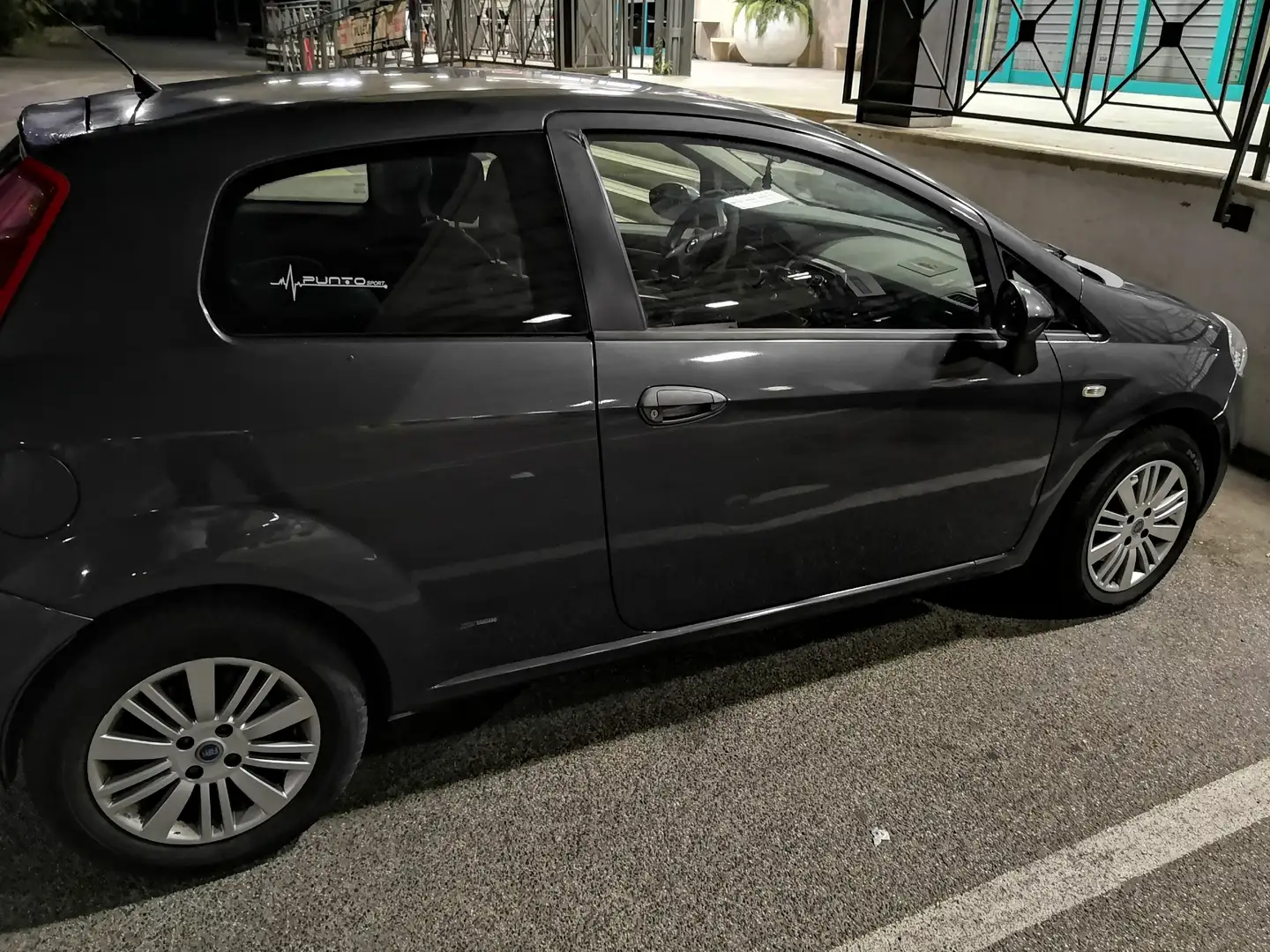 Fiat Grande Punto Grande+Punto+3p+1.9+mjt+Emotion+120cv+6m Gris - 2