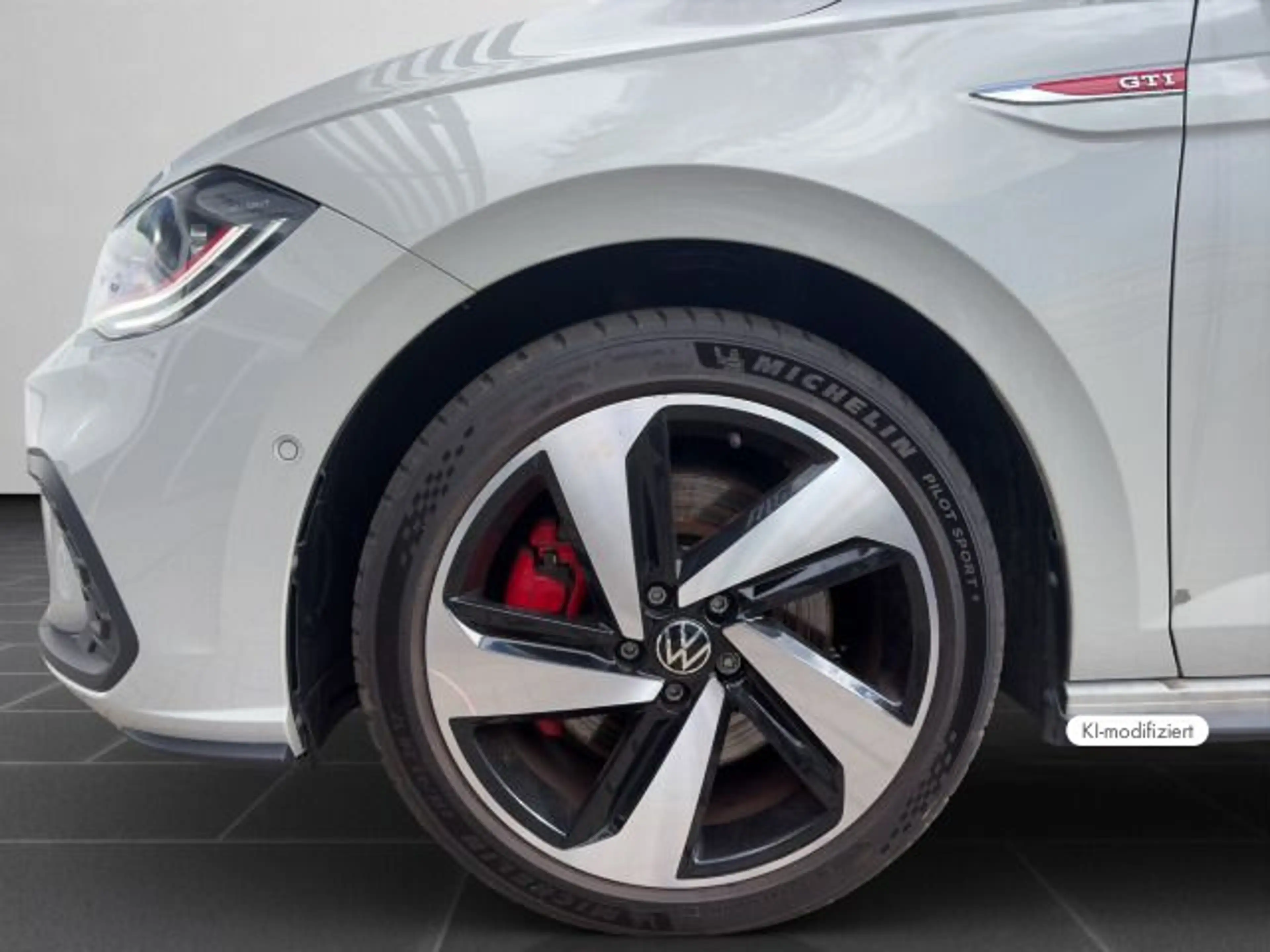 Volkswagen Polo GTI 2.0 TSI DSG IQ.LIGHT CARPLAY PDC ACC SH — photo 8