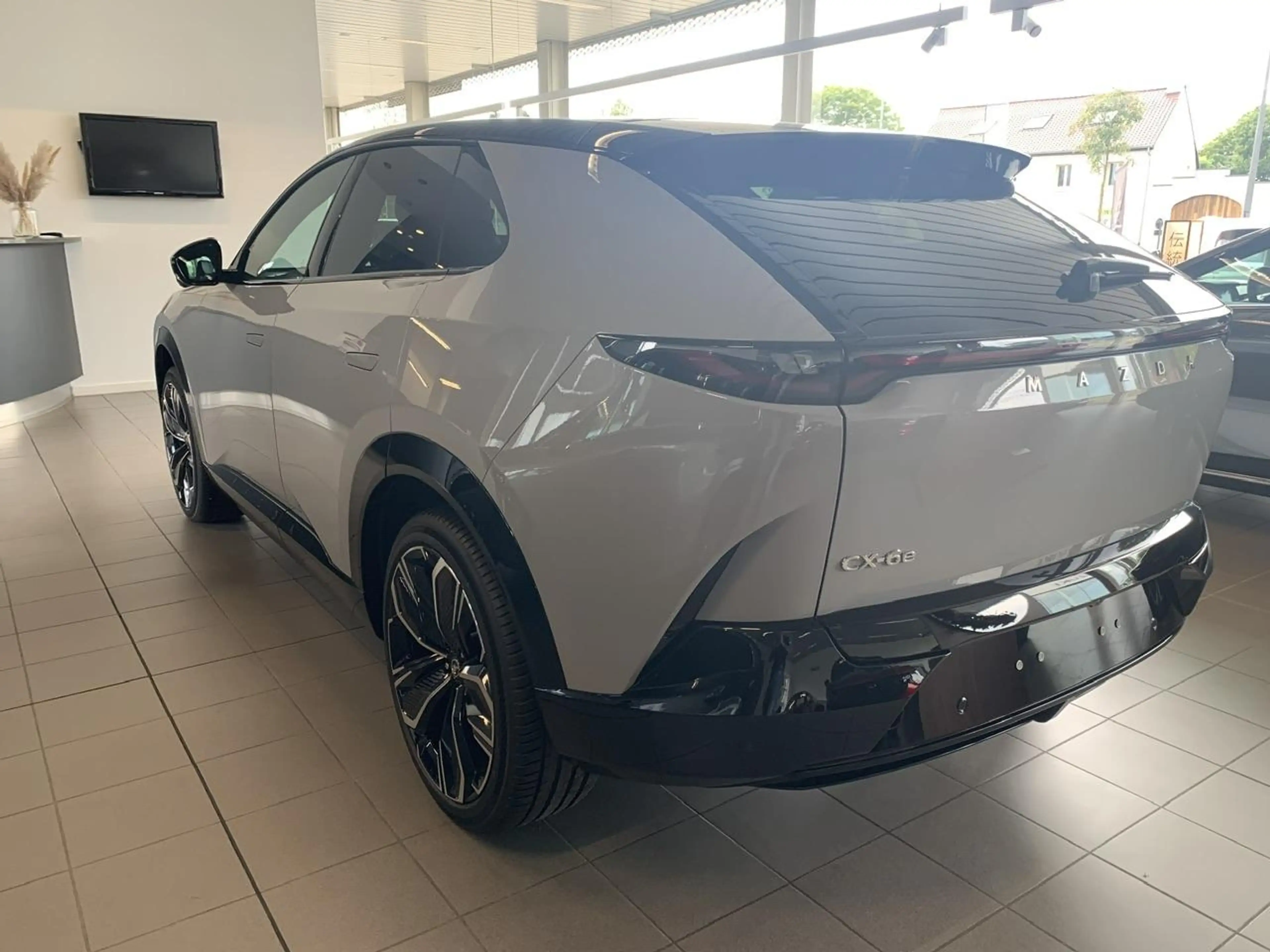 Mazda CX-6e 5WGN EV 78kWh 258 hp Takumi 21'' Sport — photo 8
