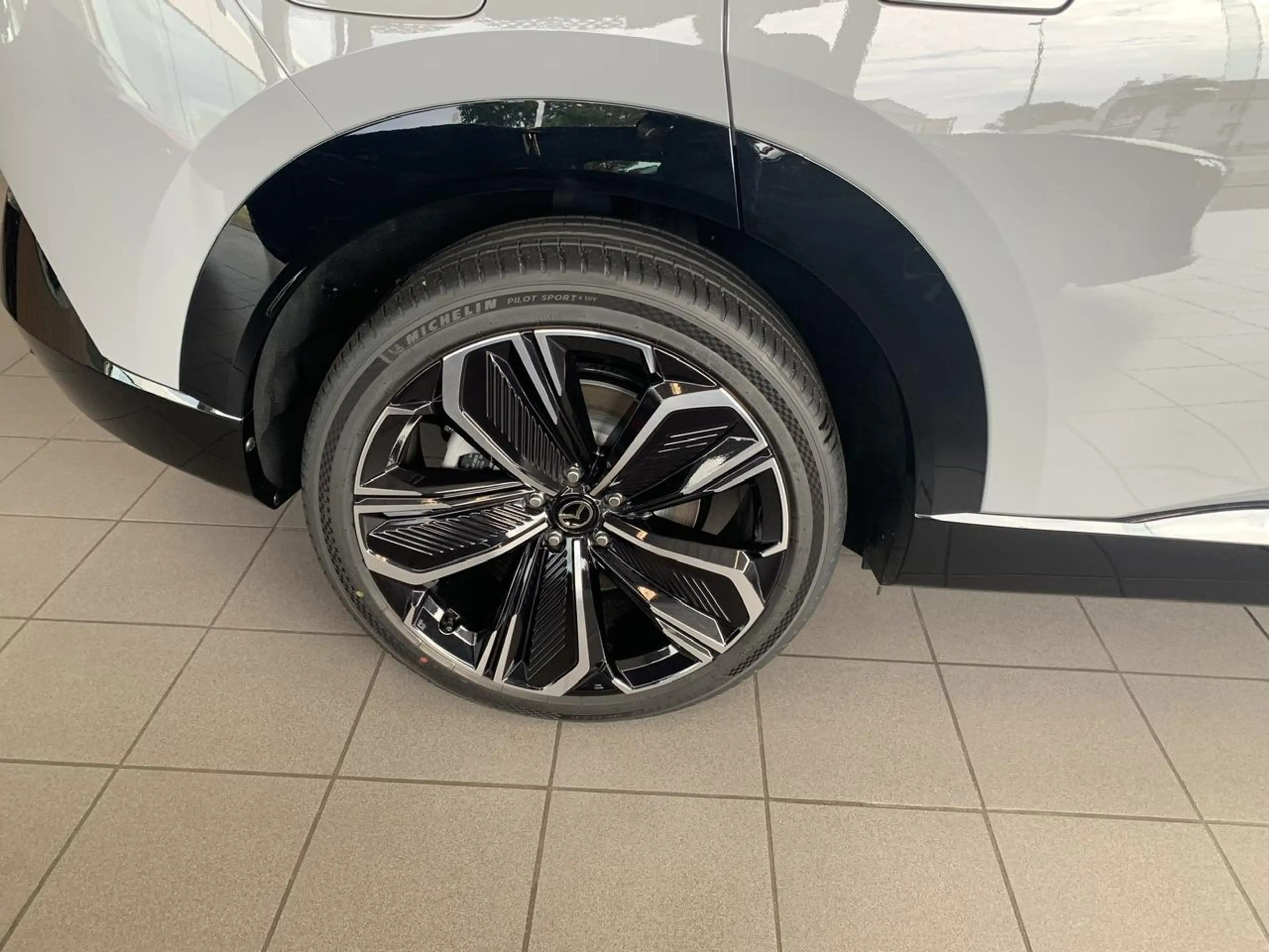 Mazda CX-6e 5WGN EV 78kWh 258 hp Takumi 21'' Sport — photo 5