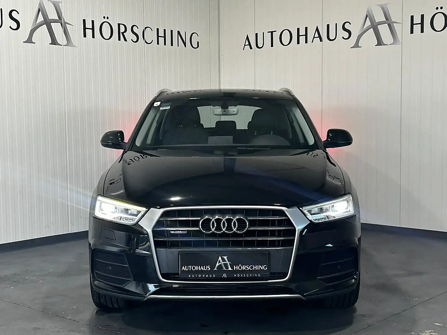 Audi Q3 2,0 TFSI quattro Design S-tronic Schwarz - 2