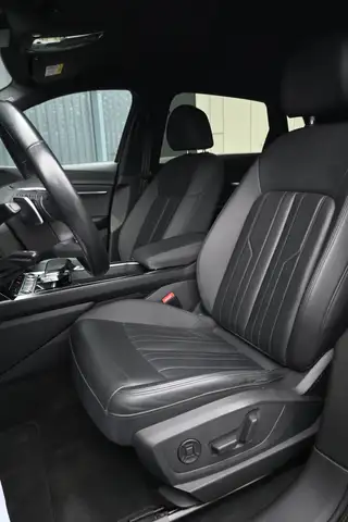 Audi e-tron view 11
