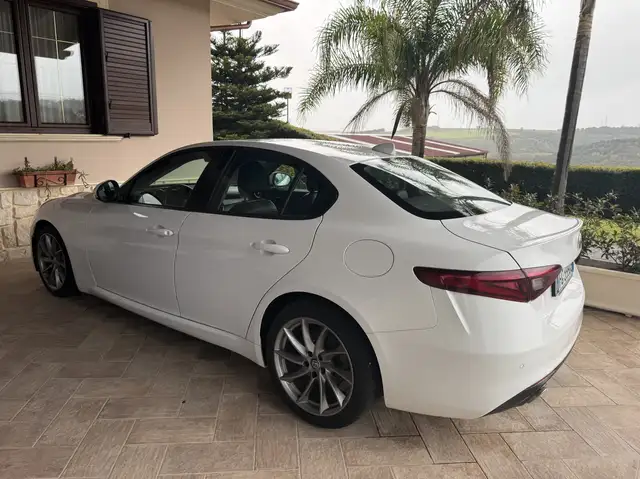 Alfa Romeo Giulia 2.2 t 150cv auto