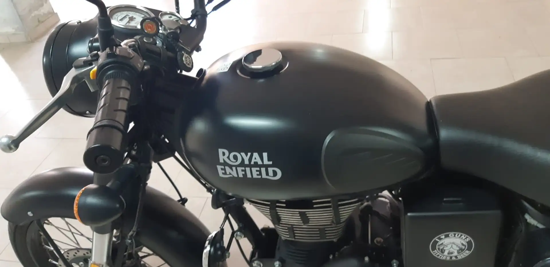 Royal Enfield Bullet 500 Classic STEALTH BLACK Negro - 1