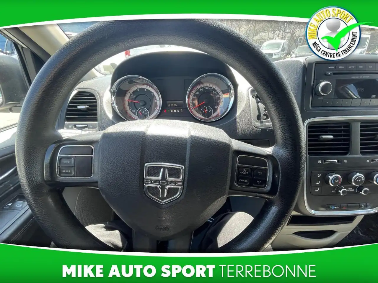 Dodge Grand Caravan снимка Dodge Grand Caravan