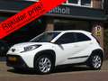 Toyota Aygo X 1.0 VVT-i First 72pk Weiß - thumbnail 1