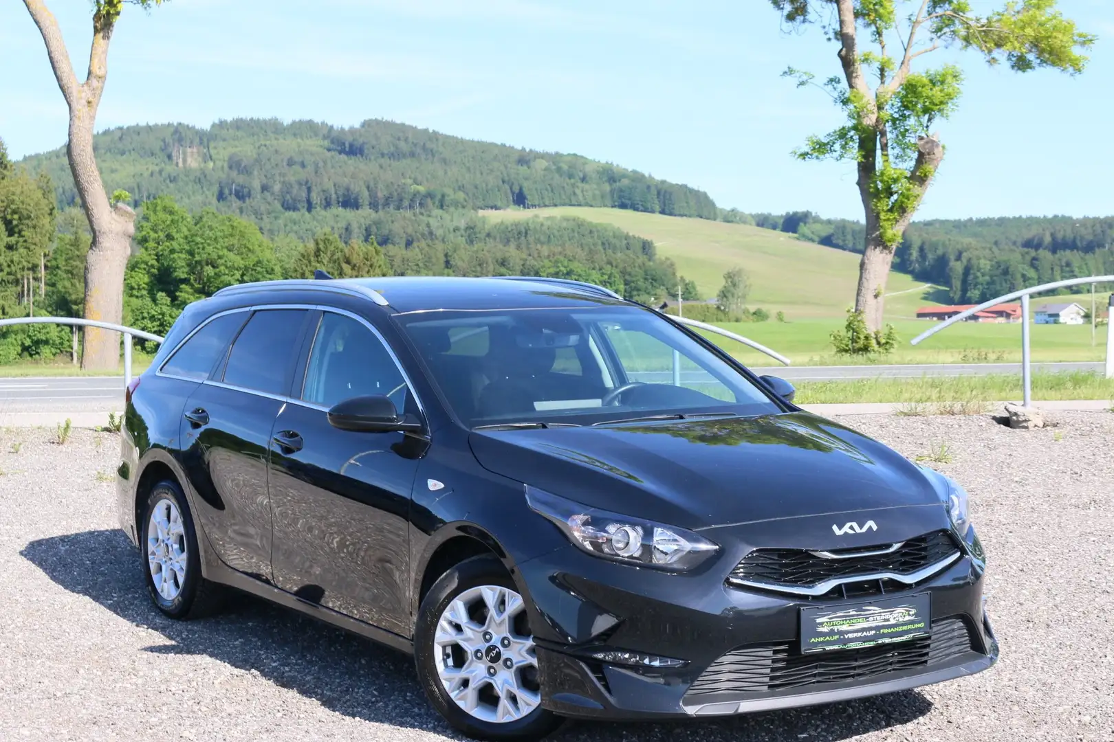 Kia Ceed SW / cee'd SW Aut CRDI*GT-Line*Xenon*Kamera*Assistent*Navi* Schwarz - 2