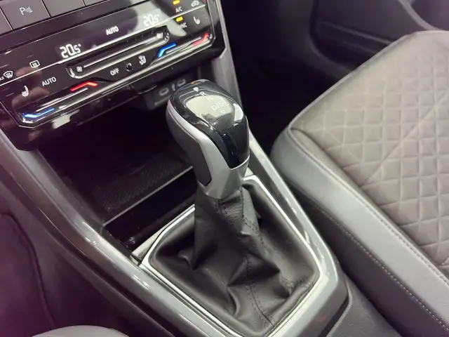Volkswagen T-Cross view 13