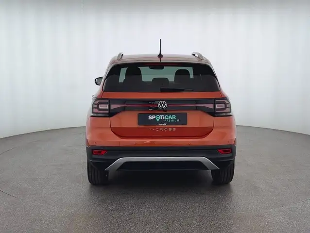 Volkswagen T-Cross view 4