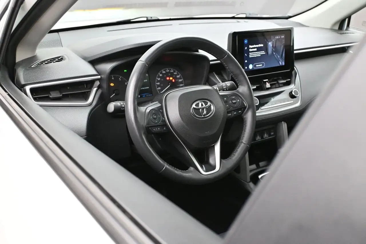 Toyota Corolla Cross снимка Toyota Corolla Cross