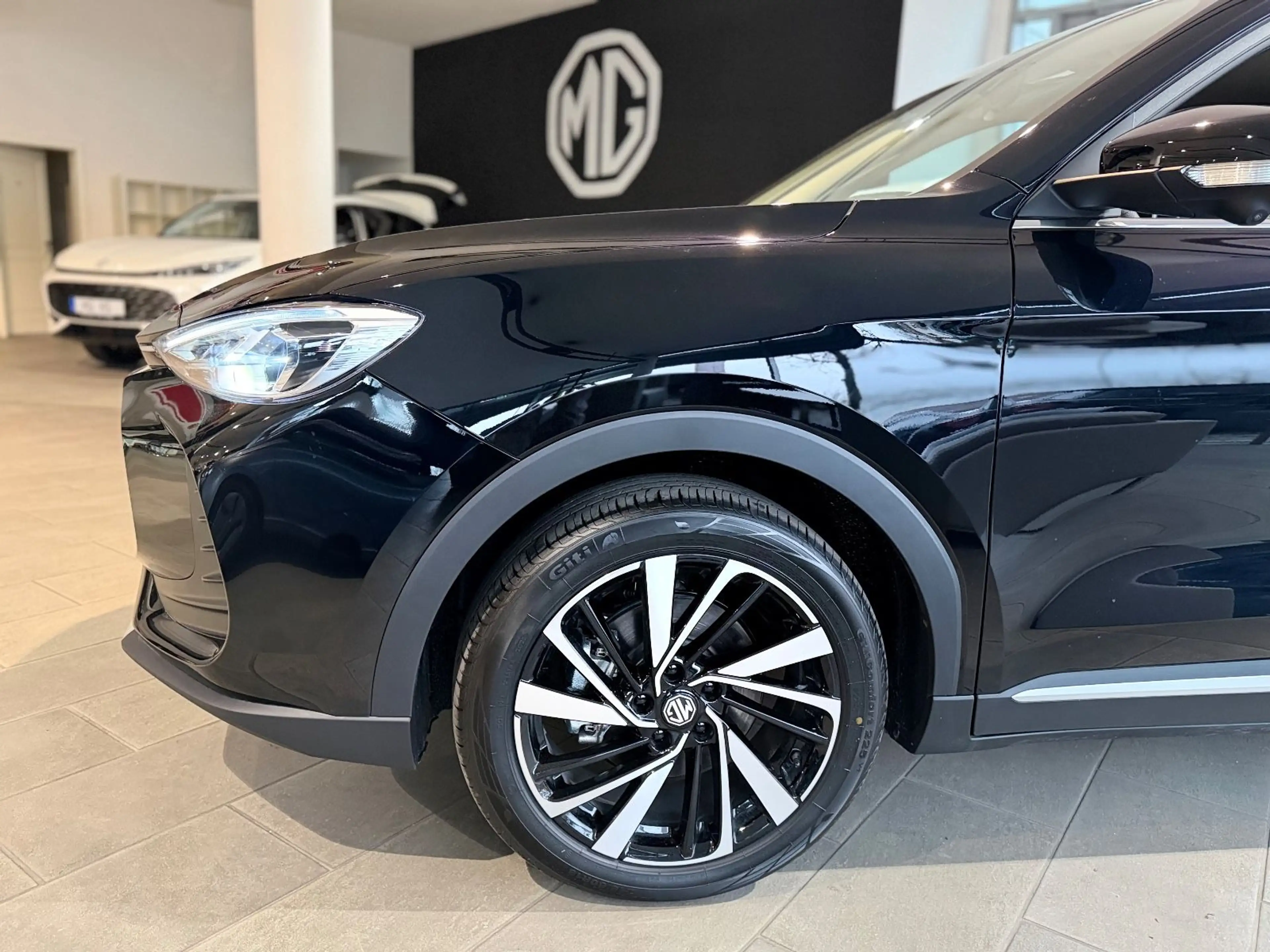 MG ZS HEV LUXURY! *LETZTE GÜNSTIGE TAGESZULASSUNG* — photo 2