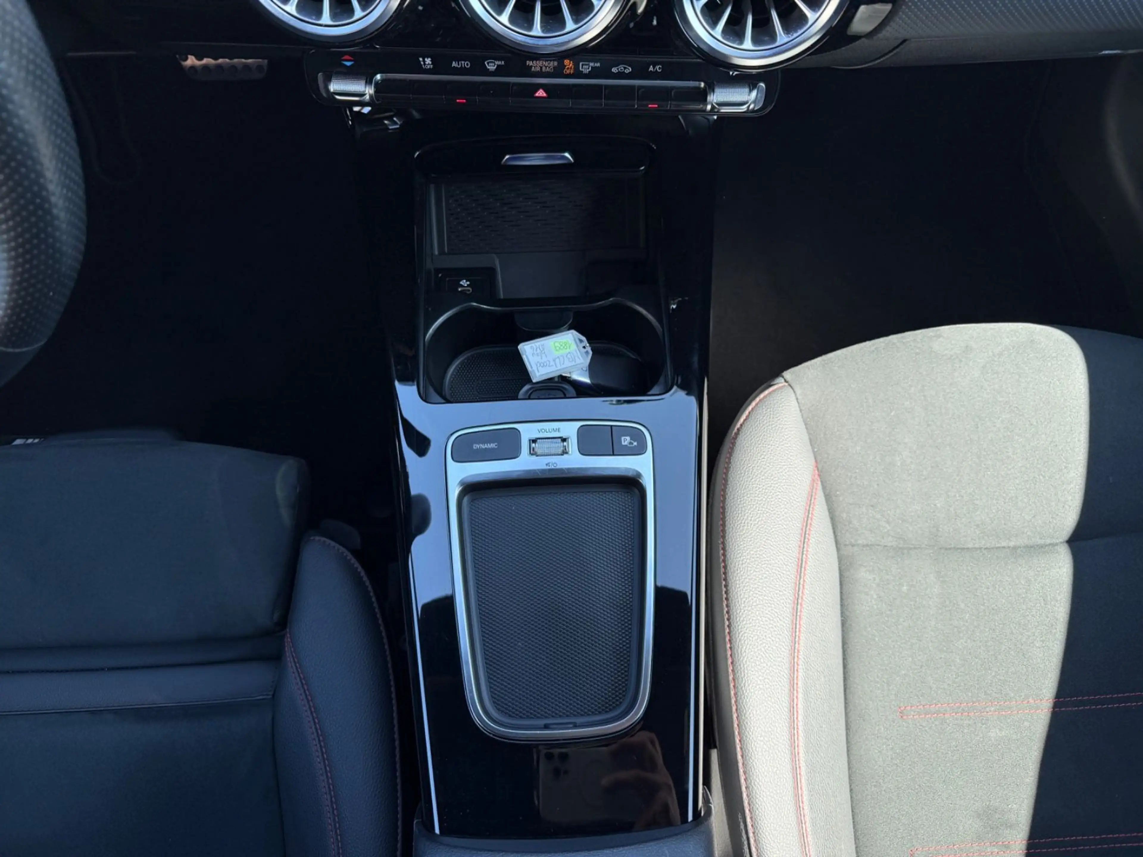 Mercedes-Benz CLA 200 d AMG Advanced Plus Night Ambiente DTC+ — photo 12