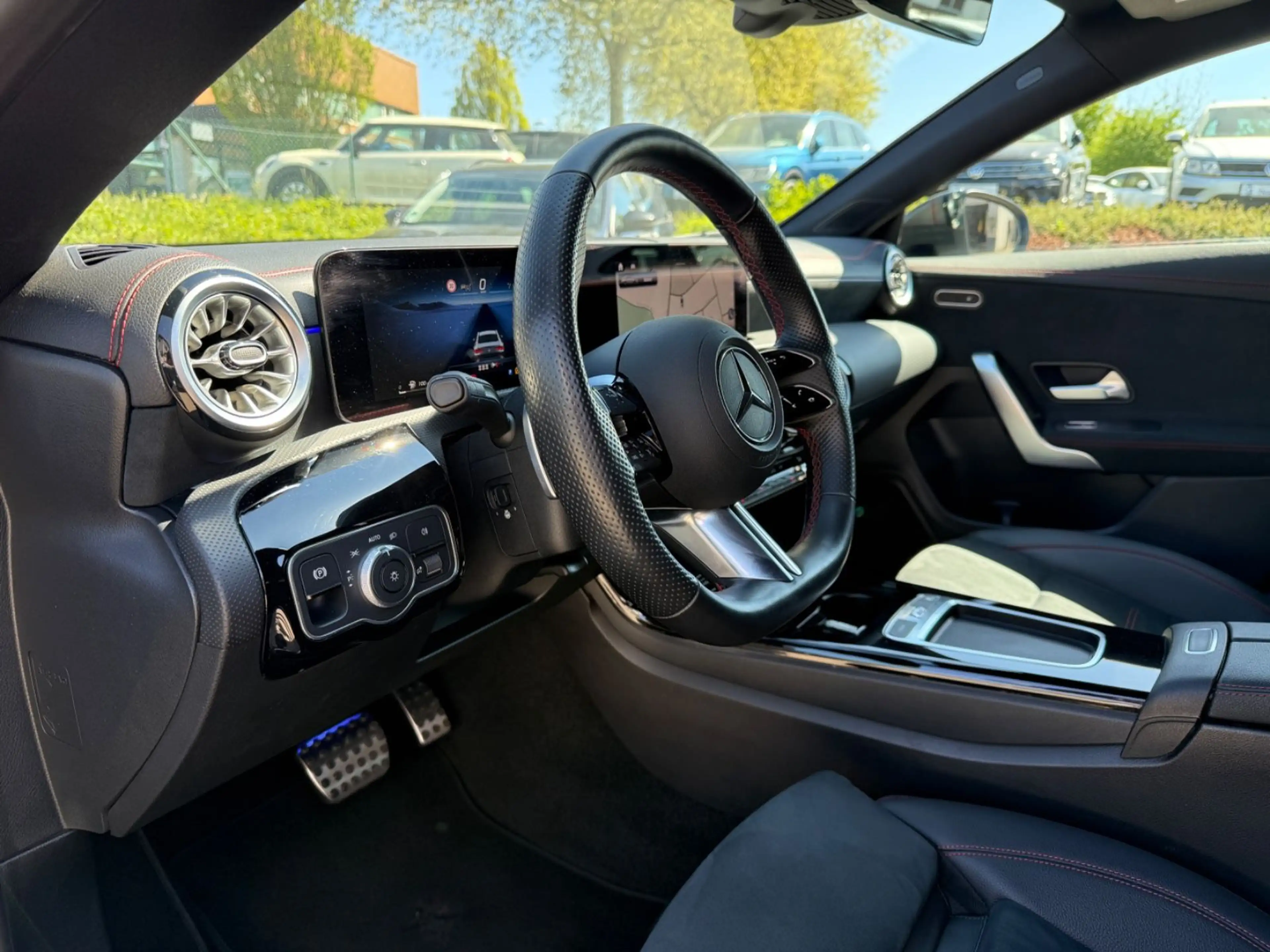 Mercedes-Benz CLA 200 d AMG Advanced Plus Night Ambiente DTC+ — photo 9