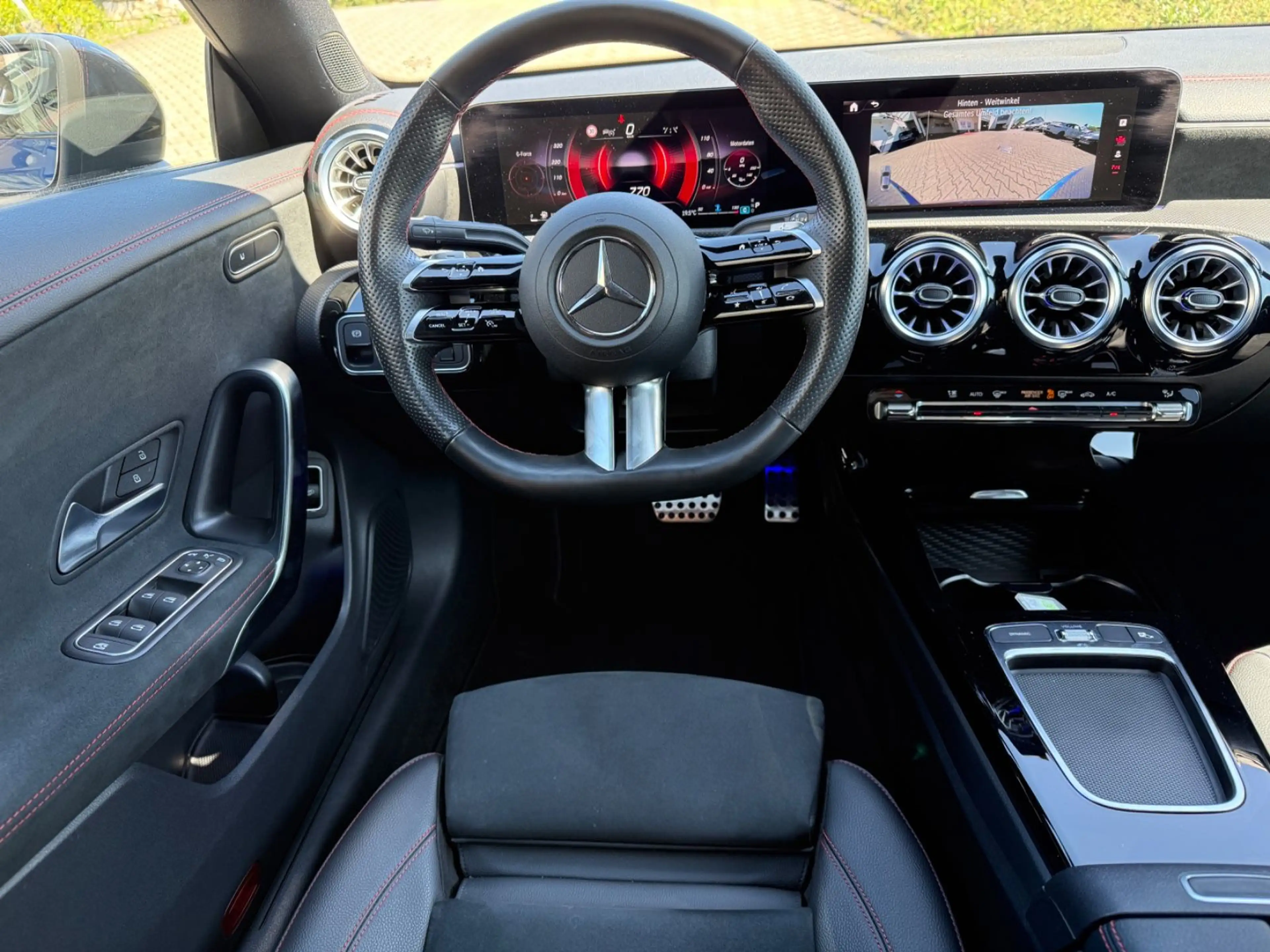Mercedes-Benz CLA 200 d AMG Advanced Plus Night Ambiente DTC+ — photo 8