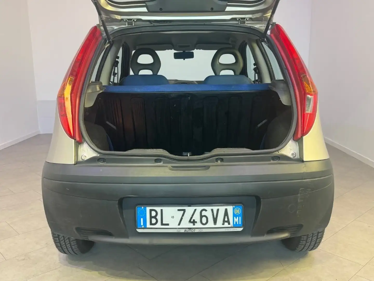 Fiat Punto 1.2i cat 3 porte SX Argent - 2