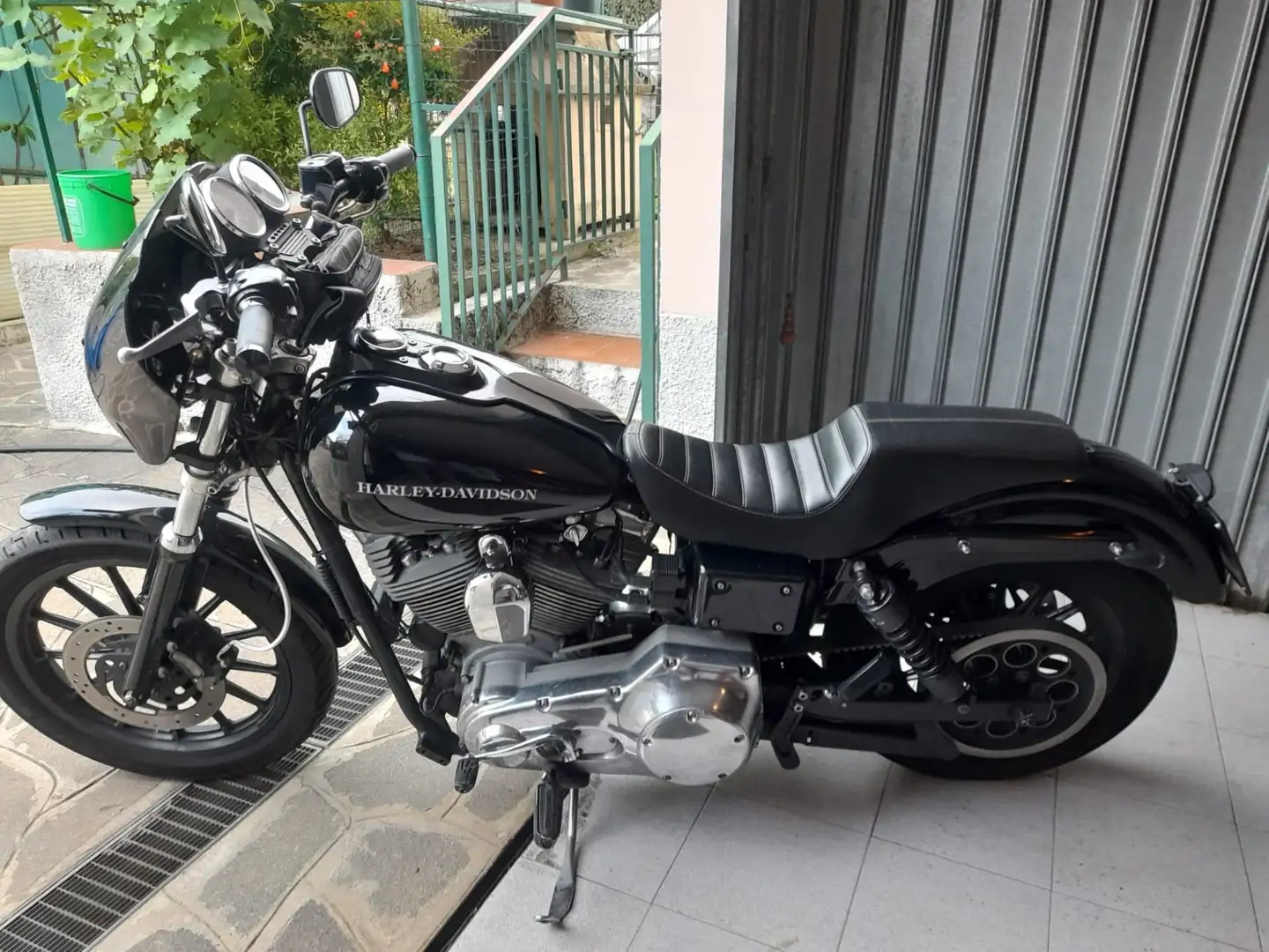 Harley-Davidson Dyna Super Glide Nero - 1