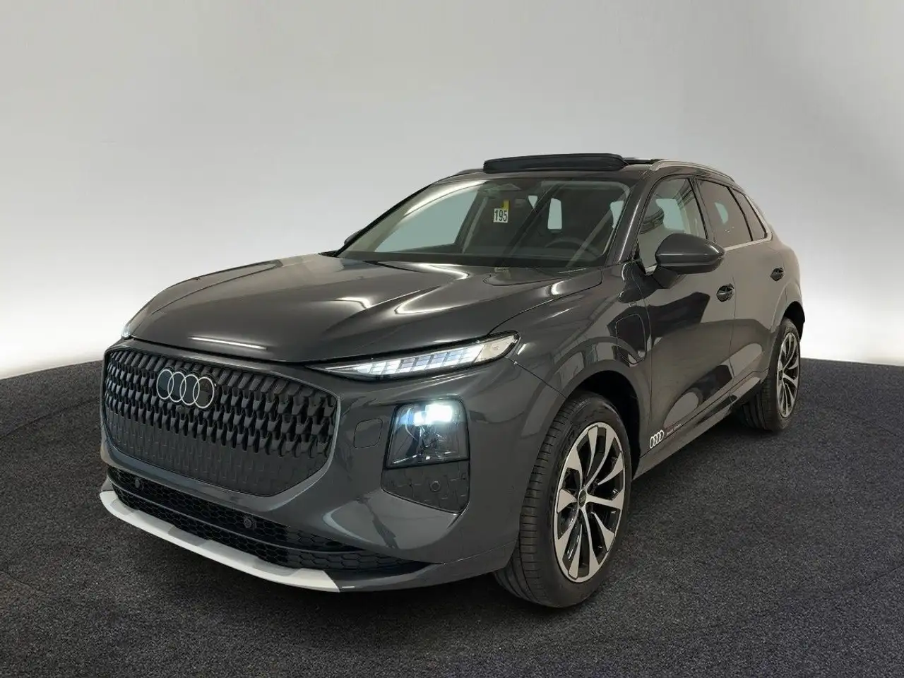 Audi Q3 e-hybrid S tronic 3