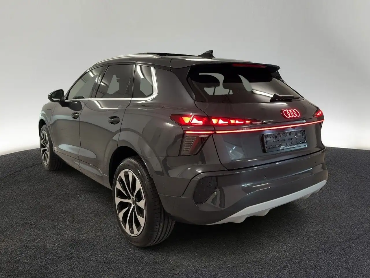 Audi Q3 e-hybrid S tronic 4