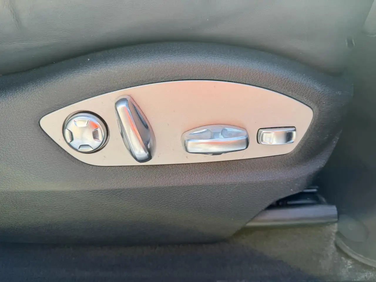Porsche Macan снимка Porsche Macan