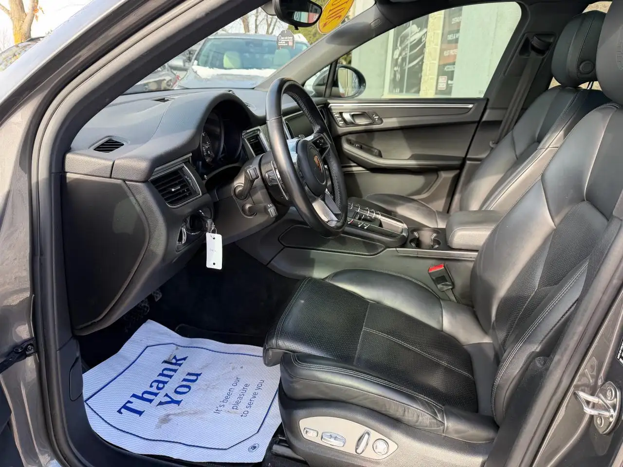 Porsche Macan снимка Porsche Macan