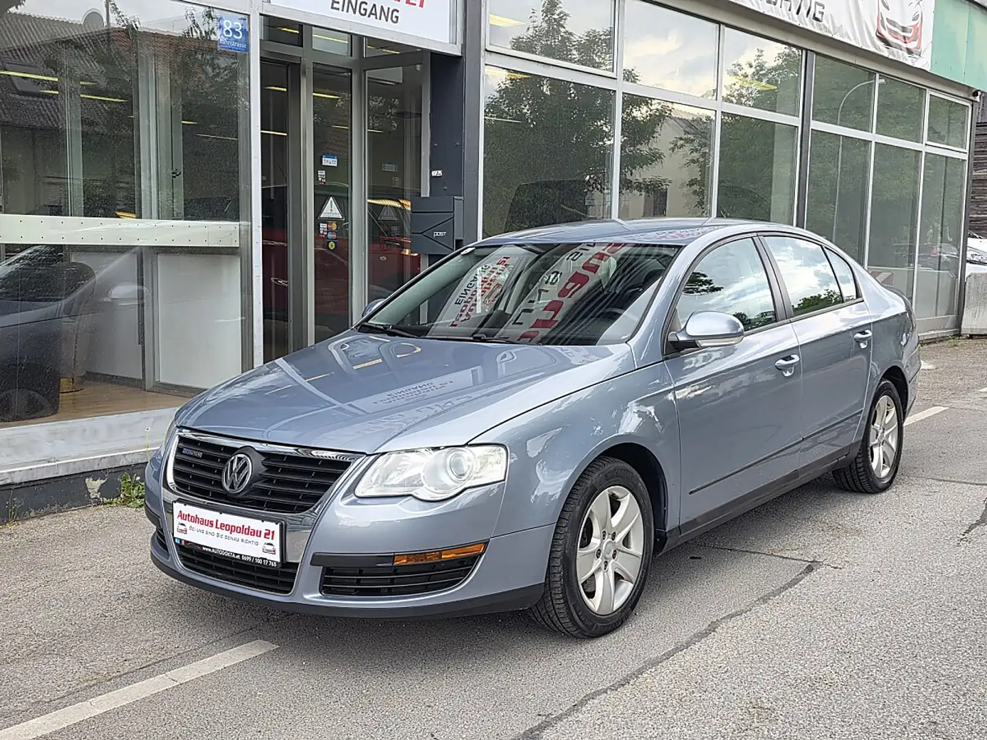 Volkswagen Passat Economy Blue Motion 2,0 TDI DPF Blau - 1