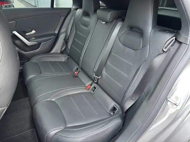 Mercedes-Benz Cla view 11