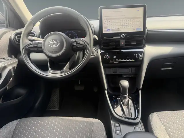 Toyota Yaris Cross view 11