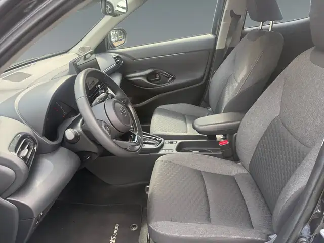 Toyota Yaris Cross view 10