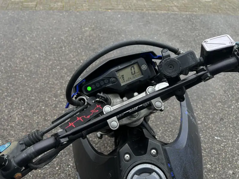 Yamaha WR 125 - foto 4