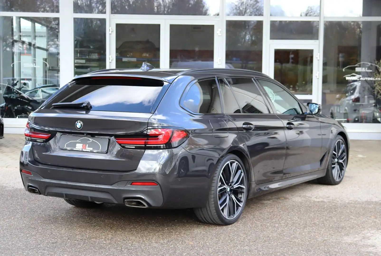 BMW 530 d xDrive/M Sport/Innov/Pano/H&K/AHK/Business Grau - 2