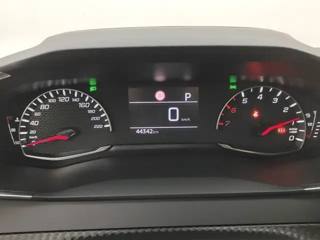 Peugeot 2008 view 5