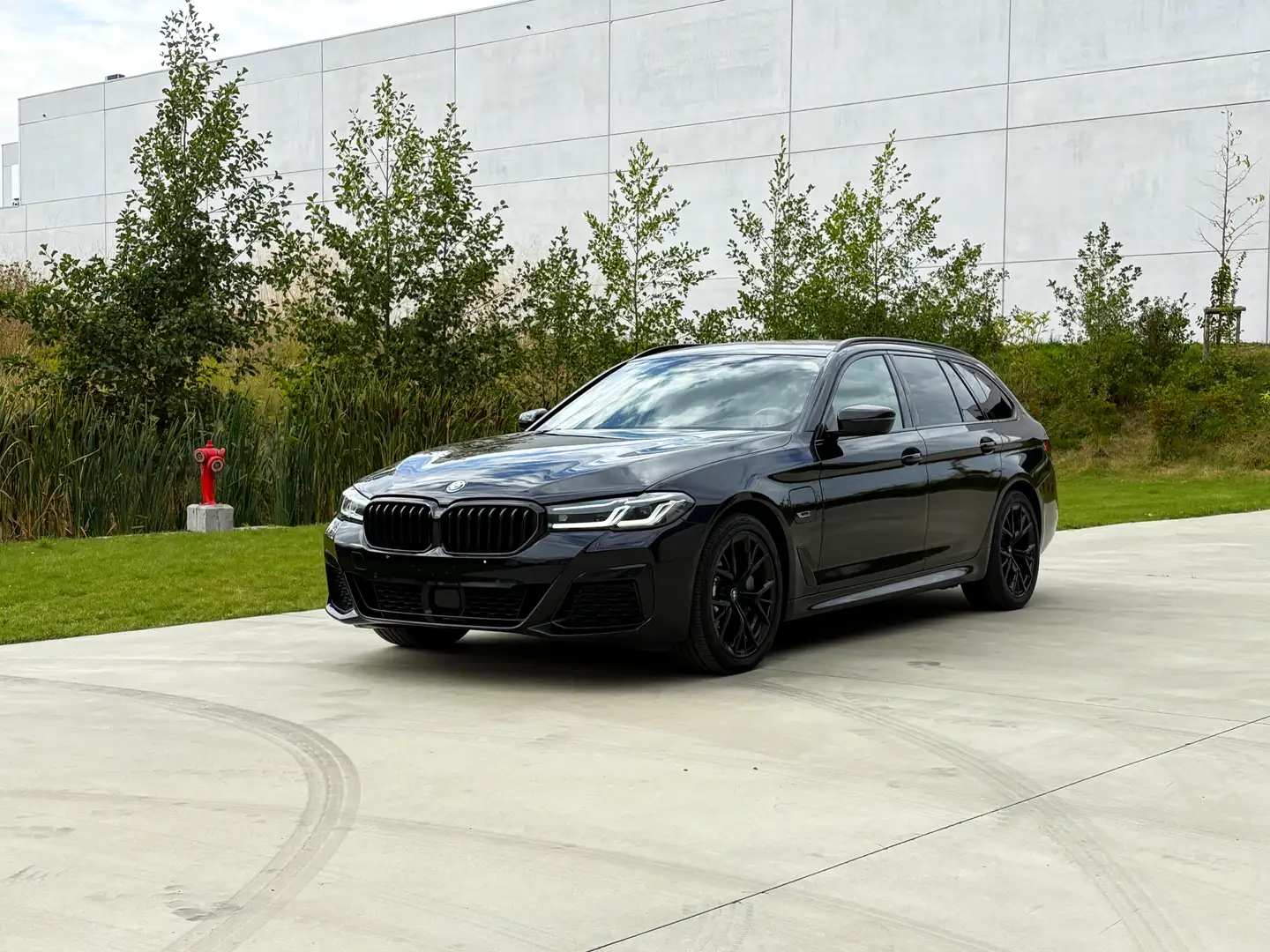 BMW 530 xDrive Touring M pakket pano inno laser Full Black - 1