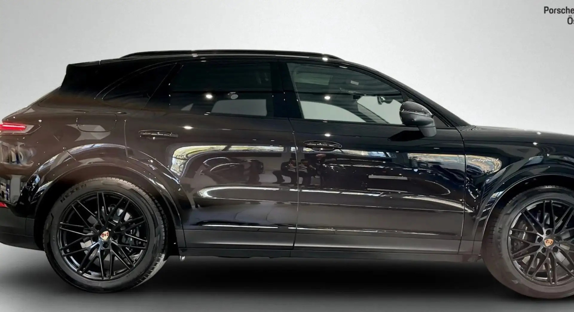 Porsche Cayenne E-Hybrid PASM*Panorama*Bose Noir - 2