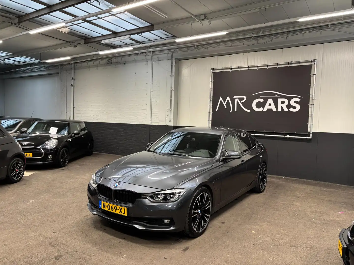 BMW 330 3-serie 330e clima/ledernavi Grau - 2